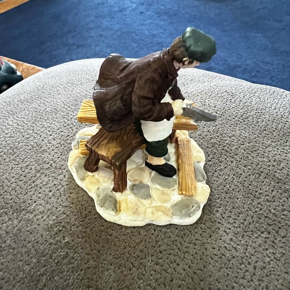 Christmas Village  Accessory Man Sawing Carpenter 2” loose no box - Picture 2 of 8